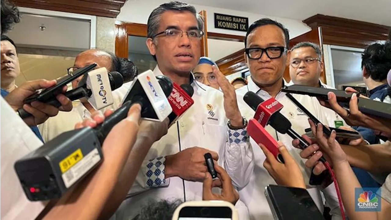 Menaker Tegaskan Tak Ada Opsi Bailout-Ambil Alih Selamatkan Sritex