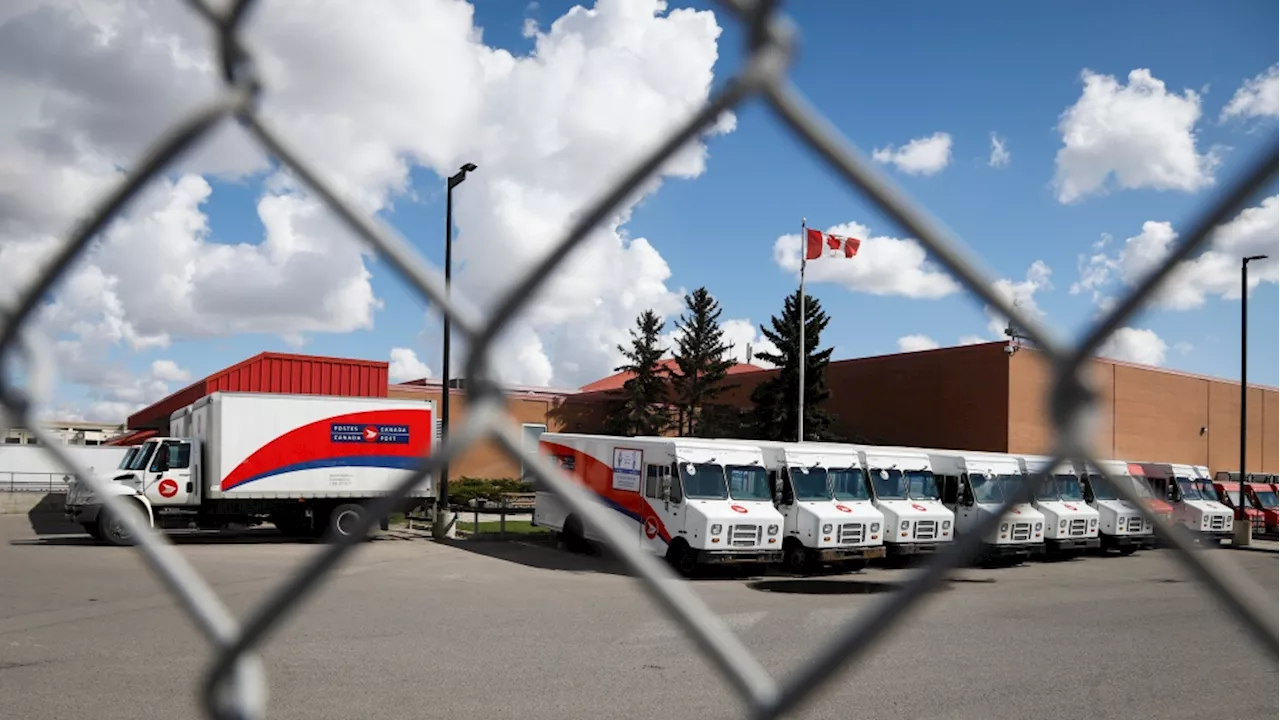 Looming Canada Post strike creating anxiety for Calgary small businesses