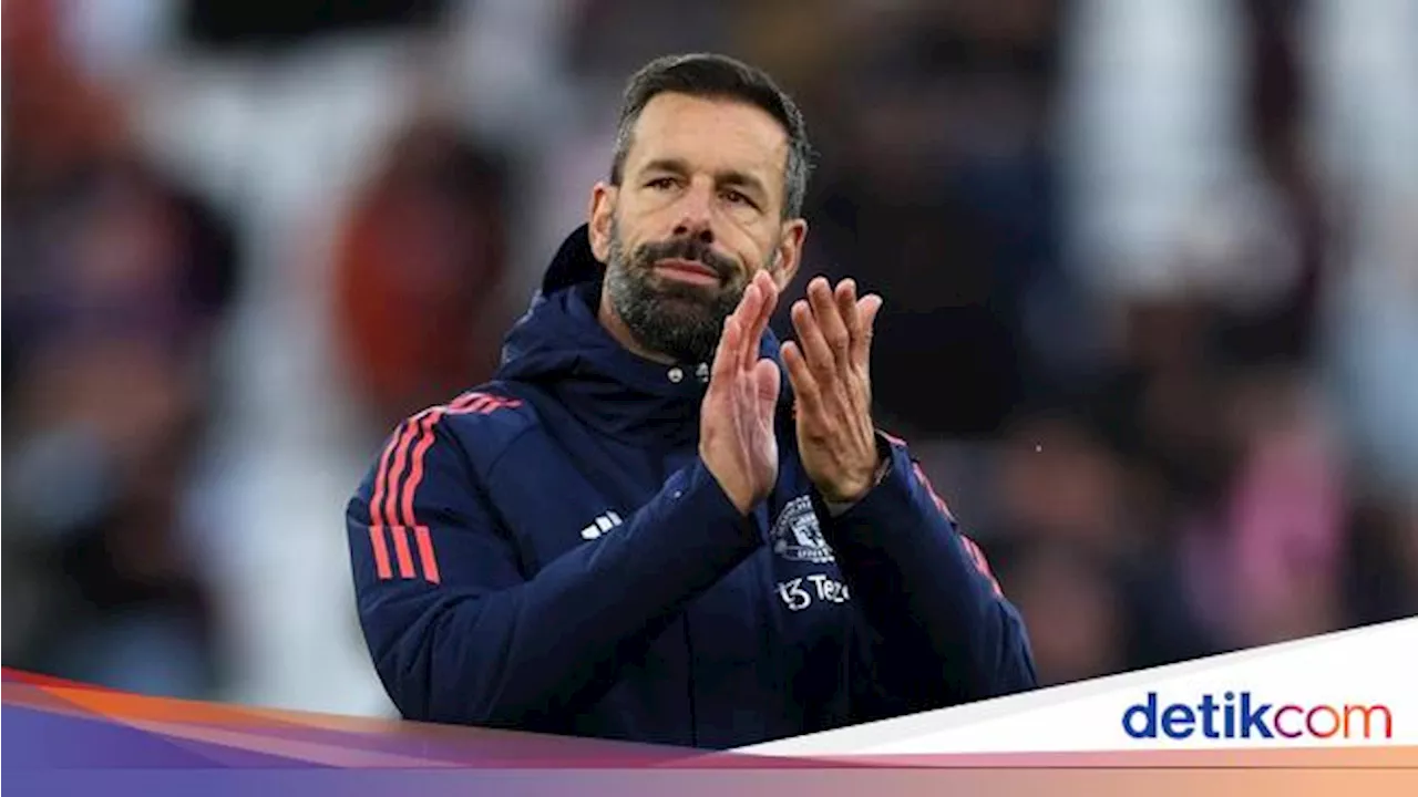 Van Nistelrooy Senang Latih MU, tapi Sedih Ten Hag Pergi