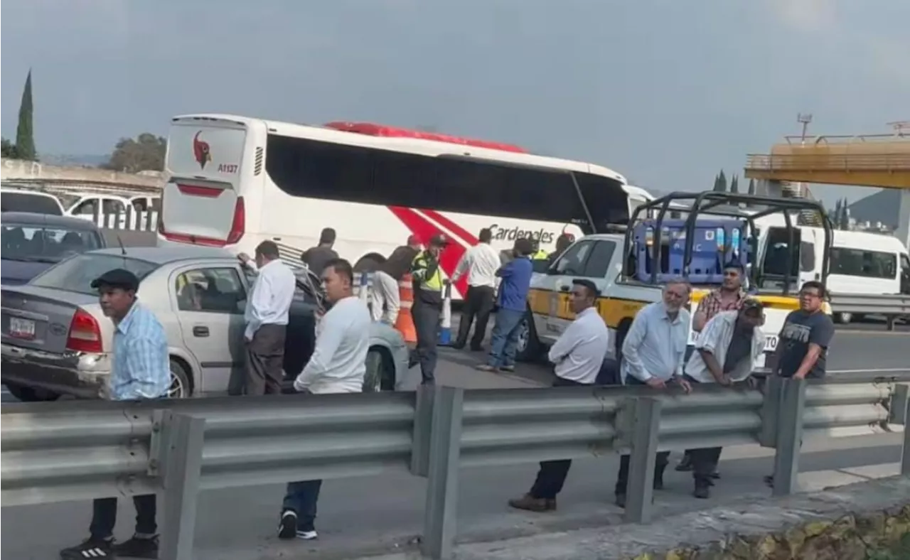 Manifestantes bloquean autopista México-Puebla durante tres horas; acusan abuso de autoridad y un arresto injustificado