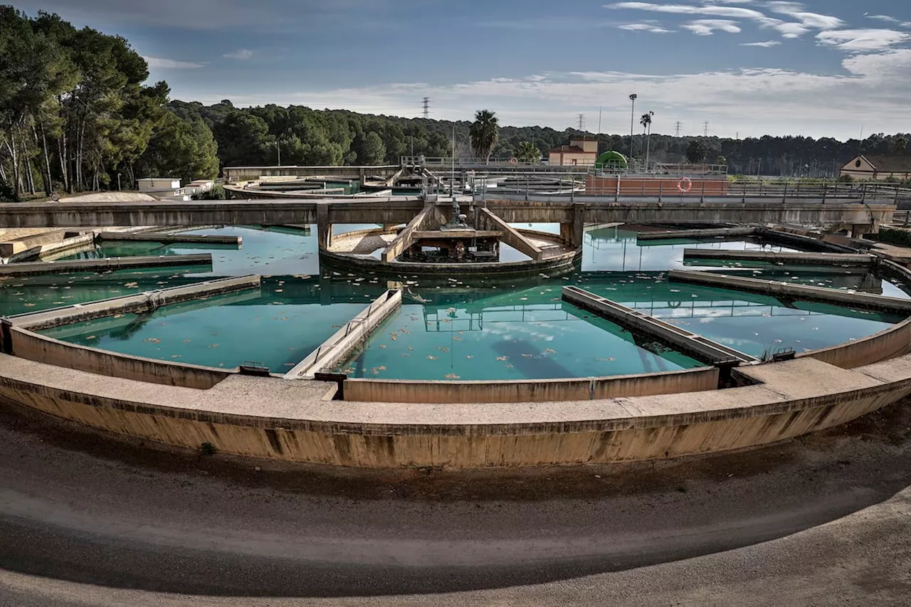 Valencia mantiene el servicio de agua potable en la capital pese a los estragos del temporal