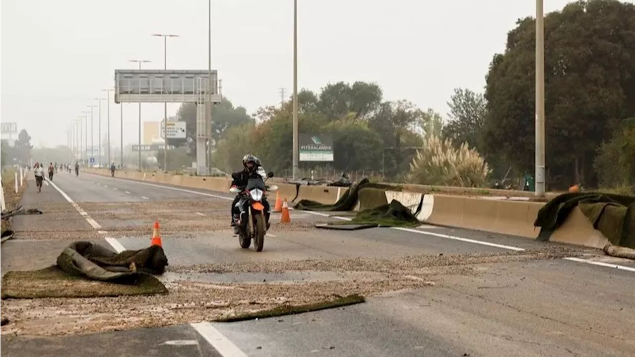 1.200 las personas atrapadas en carreteras en Valencia y 5.000 vehículos bloqueados