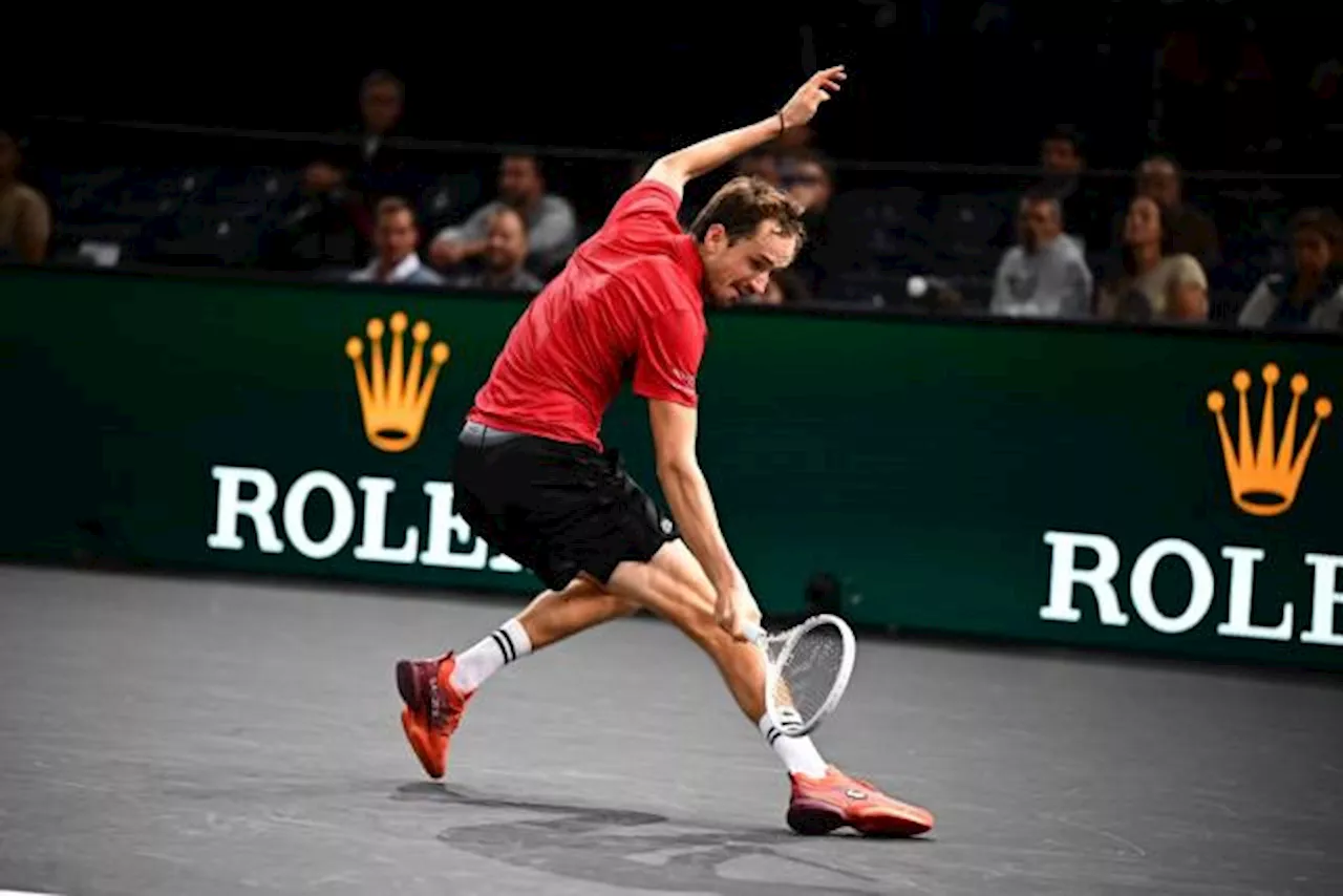 Daniil Medvedev sorti dès son premier match au Rolex Paris Masters par Alexei Popyrin