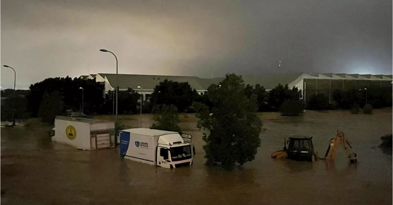 Violentes inondations en Espagne : plusieurs corps retrouvés, «évitez les déplacements inutiles»