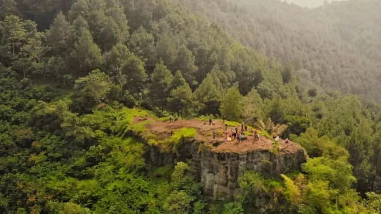 6 Fakta Menarik Gunung Pabeasan di Bandung yang Bersebelahan dengan Gunung Pasirjampana