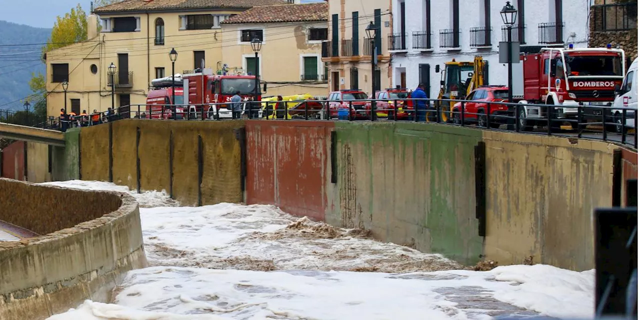 Hallan cadáveres entre inundaciones en España, dice líder regional