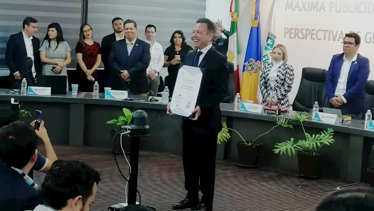 Pablo Lemus recibe constancia de gobernador electo de Jalisco por parte del IEPC