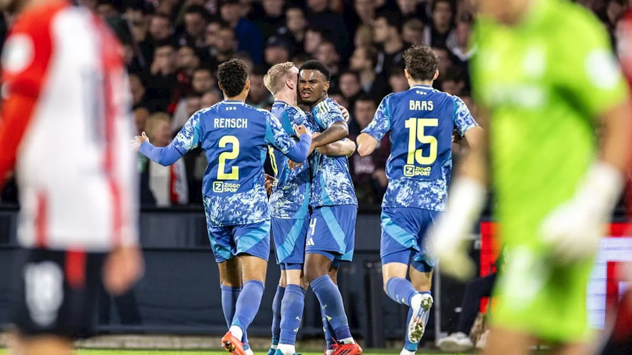 Feyenoord op zoek naar aansluitingstreffer • Ajax kwam vroeg met 0-2 voor