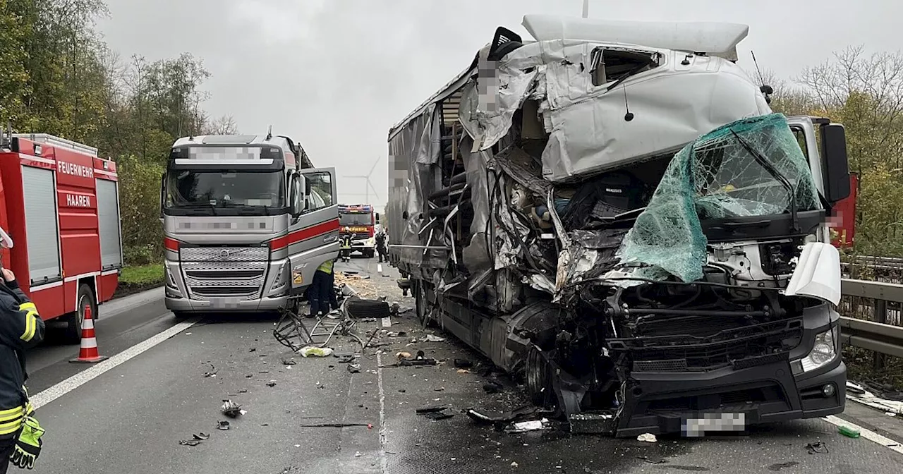 Schwerer Auffahrunfall mit Lastzügen auf der A44 bei Bad Wünnenberg