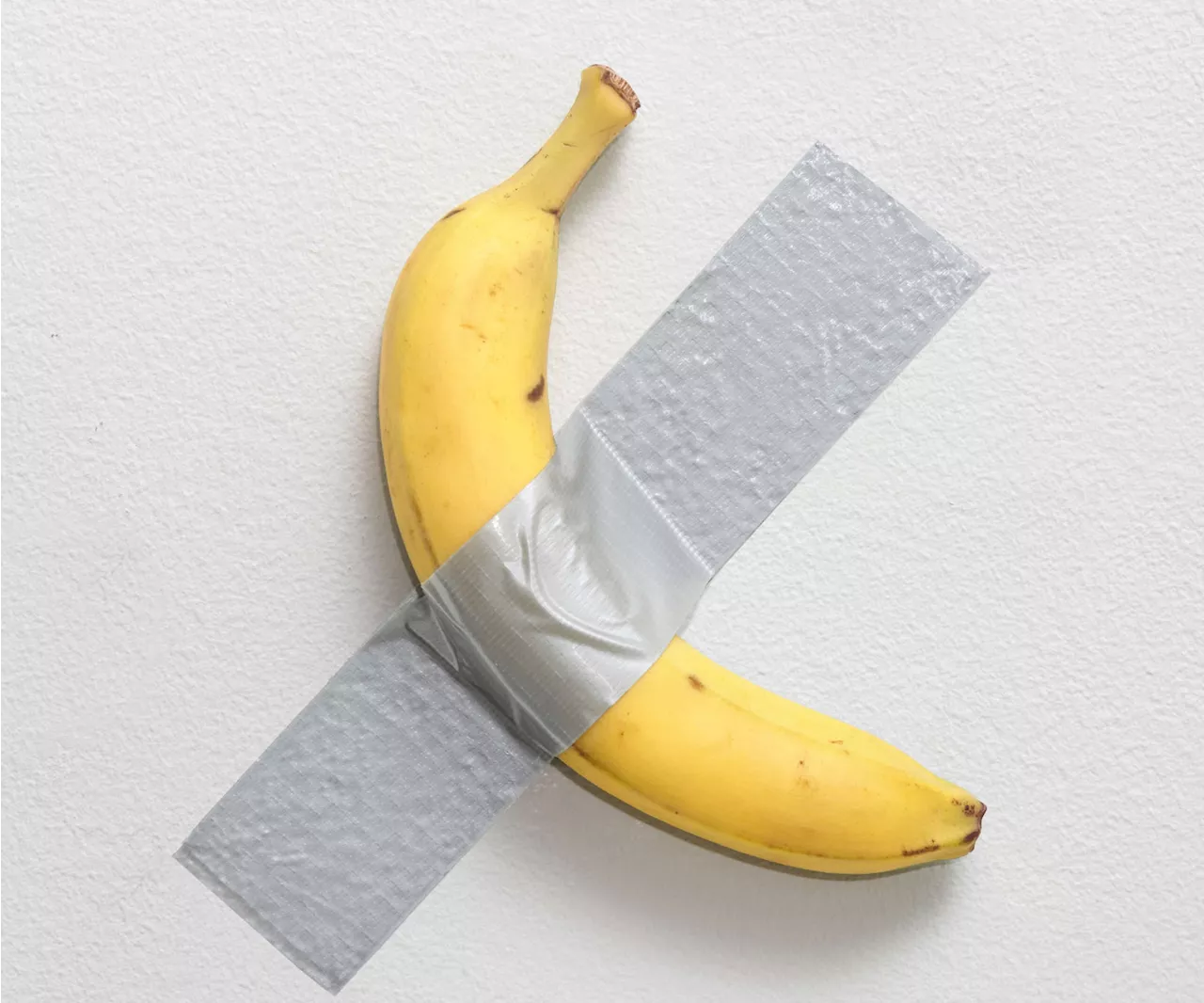 Une banane scotchée sur un mur estimée à 1 million de dollars