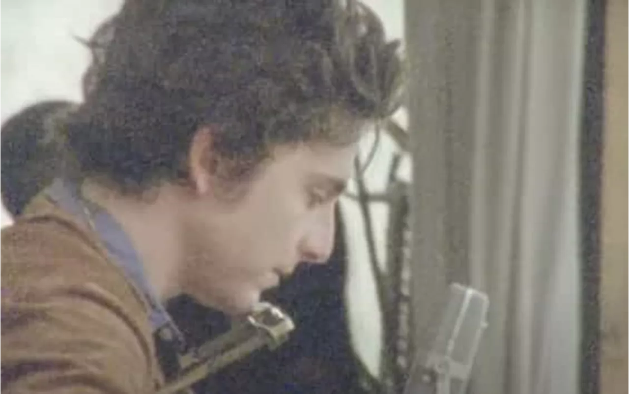 A Complete Unknown, Timothée Chalamet in Subterranean Homesick Blues di Bob Dylan. VIDEO