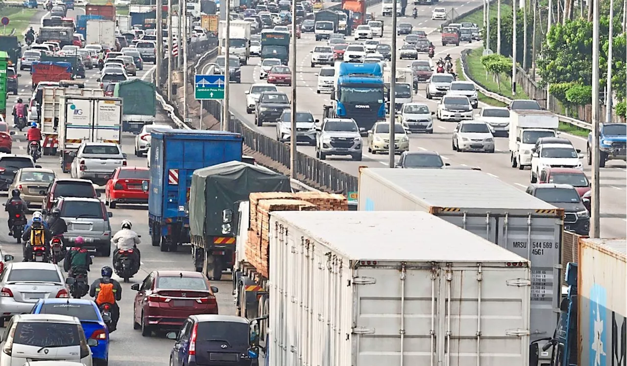 Deepavali: Traffic building up on several major highways as at 3pm