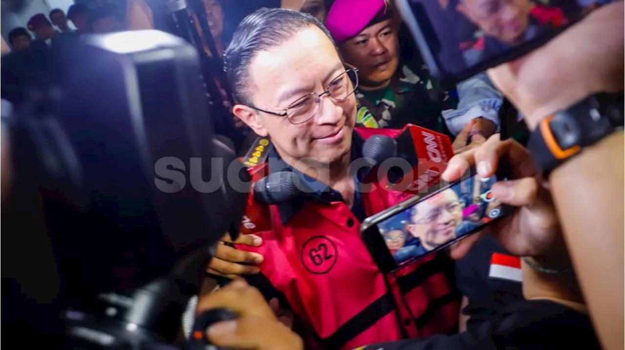 Kenapa Tom Lembong Pakai Rompi Warna Pink saat Ditahan Kasus Korupsi? Ternyata Ini Maknanya