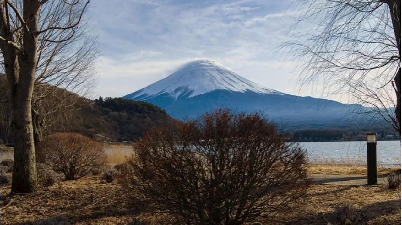 Pertama Kalinya dalam 130 Tahun! Gunung Fuji Tanpa Salju Hingga November