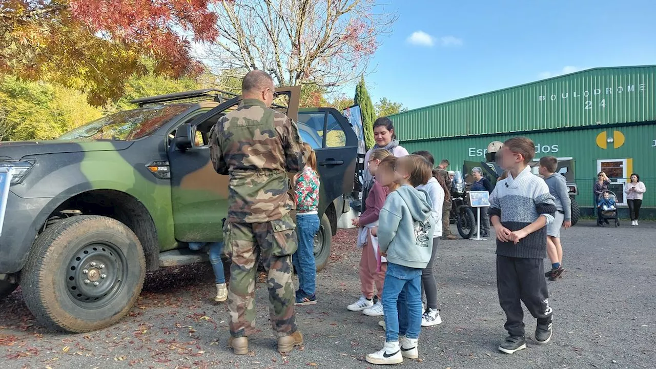 Rencontre avec les militaires réservistes de l’armée de terre, en exercice dans les forêts du Périgord