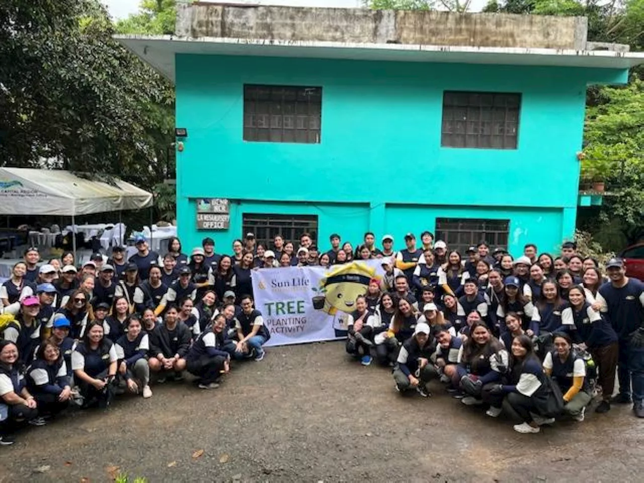 Sun Life Foundation plants 3,000 trees at La Mesa Watershed