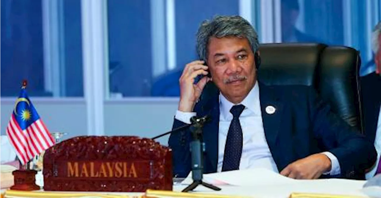 Malaysia’s FM Mohamad delivers witty reponse to Carlson’s claim on Harris