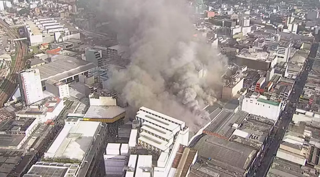 Incêndio atinge Shopping 25 de Março, no Brás, em São Paulo