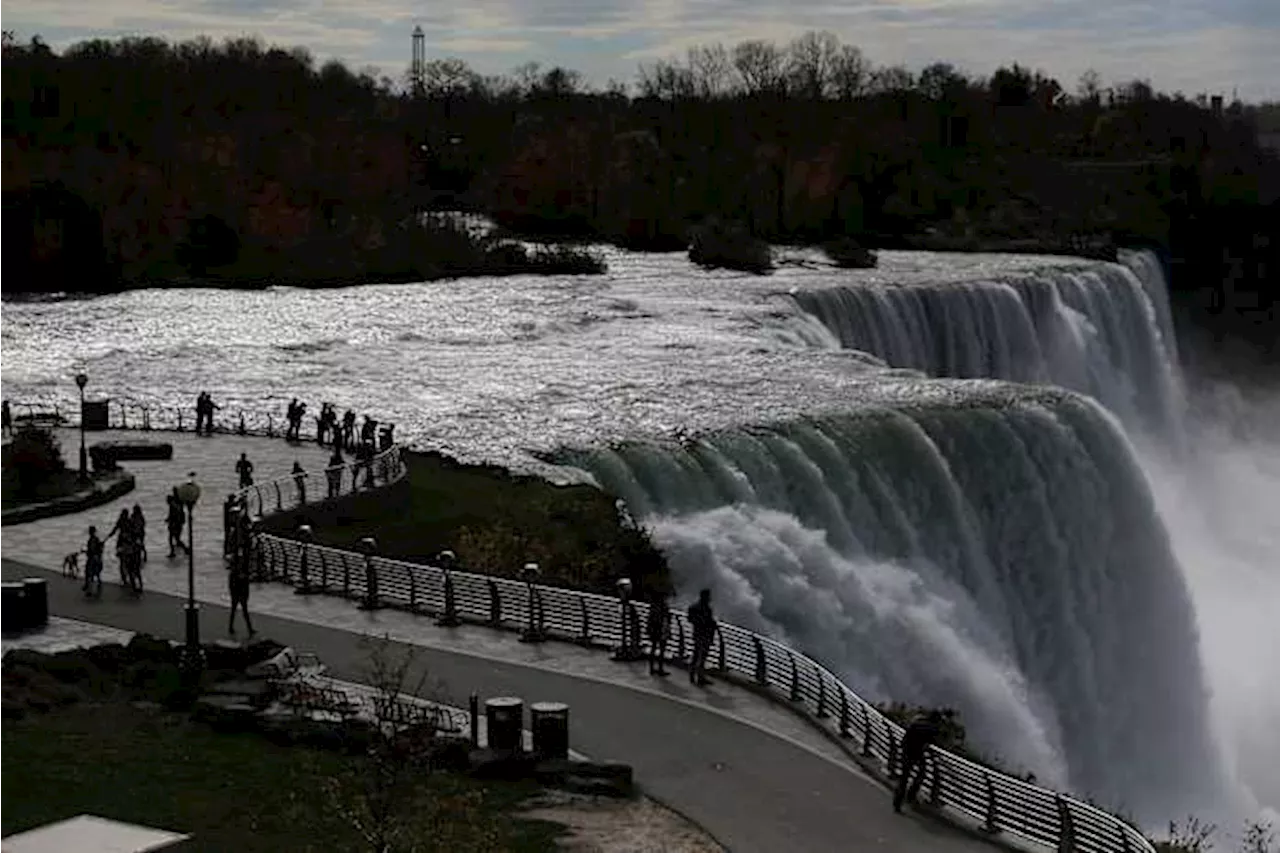 A mother intentionally went over Niagara Falls with her 2 children, police say