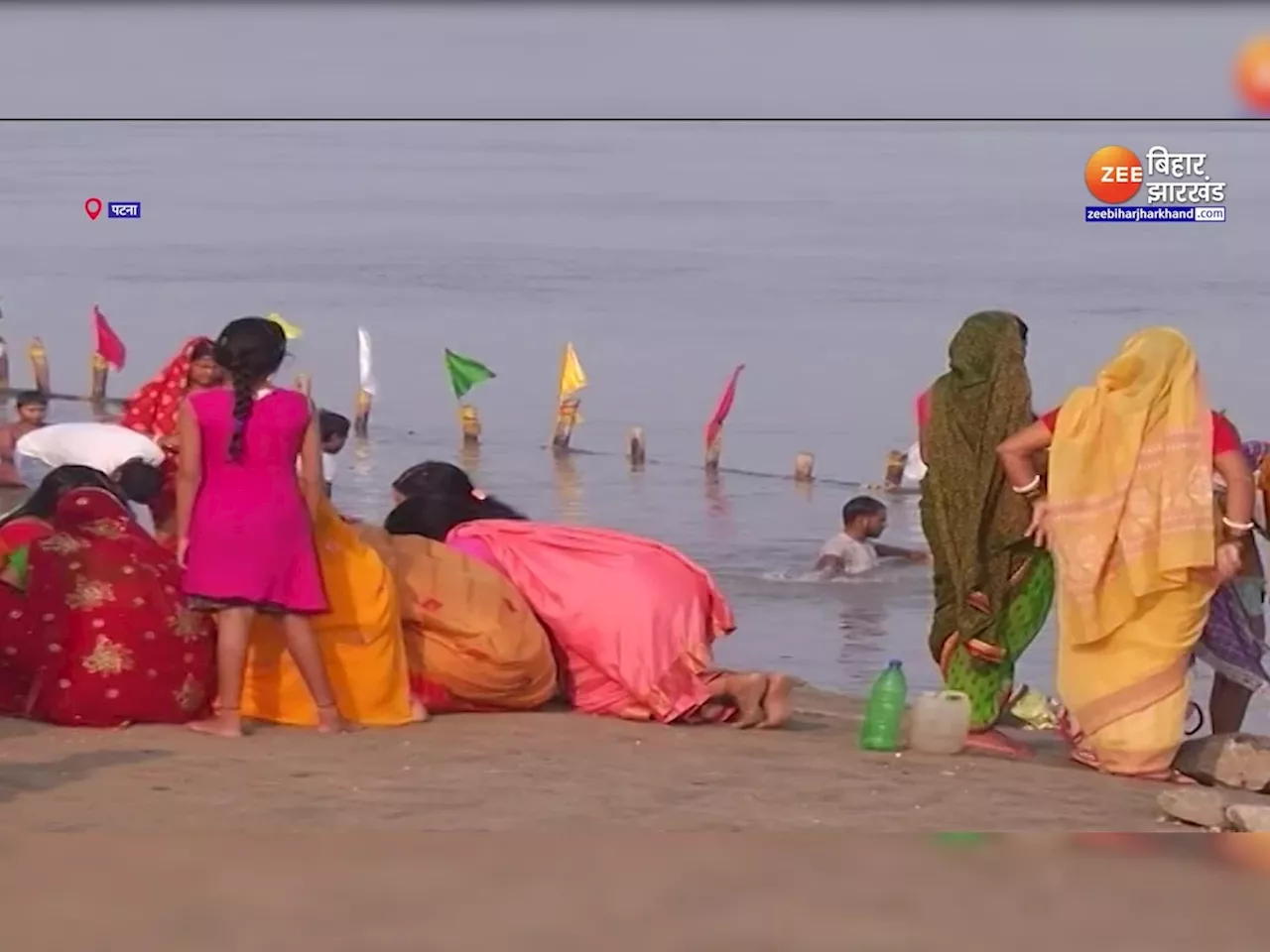 Chhath Puja 2024: Patna में जोर-शोर से चल रही छठ घाटों की तैयारियां, देखें वीडियो