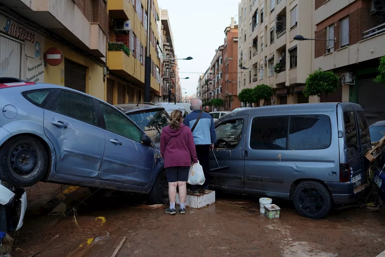 Inondations en Espagne : au moins 95 morts, les secours à la recherche des disparus