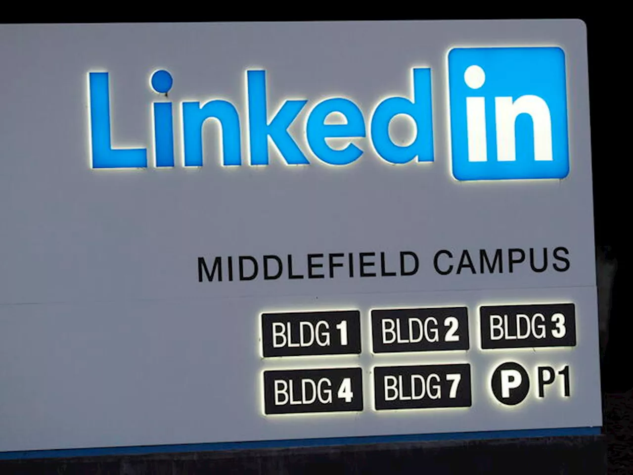 Linkedin lancia lo strumento IA che recluta personale