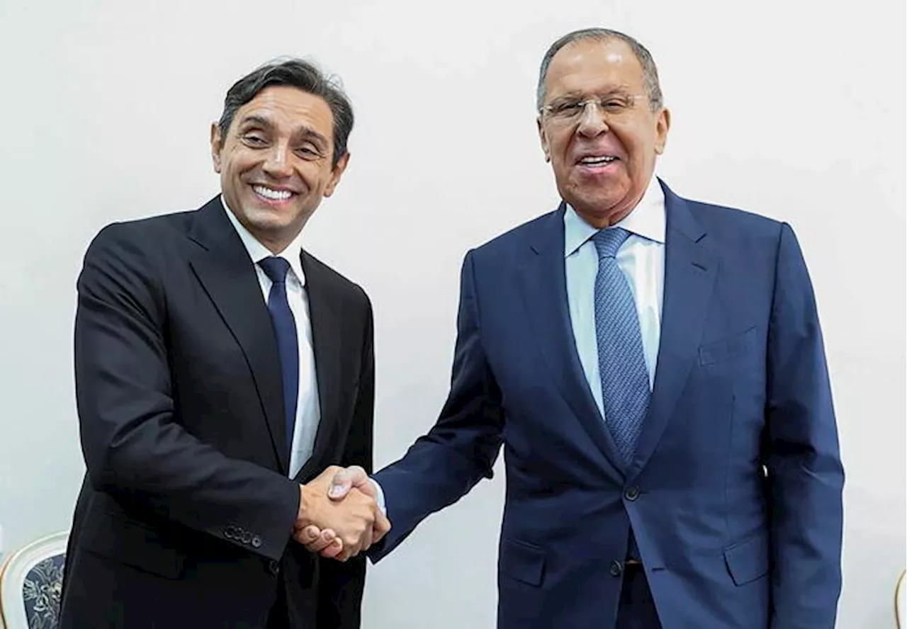 Vulin incontra Lavrov a Minsk, sviluppo rapporti Serbia-Russia