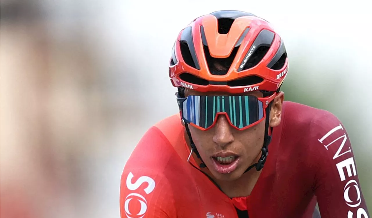 Egan Bernal sufre duro golpe en el INEOS; se complica su futuro