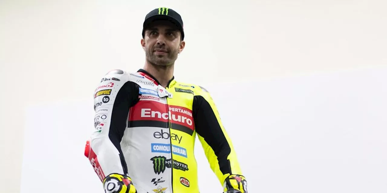 Foto-Foto Penampakan Perdana Andrea Iannone Pakai Seragam Pertamina Enduro VR46 di MotoGP Malaysia