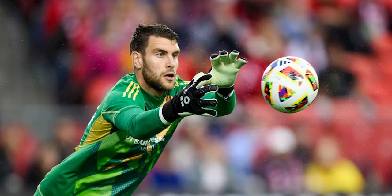 Menyala Abangku! Maarten Paes Sabet Penghargaan Save of the Year MLS 2024