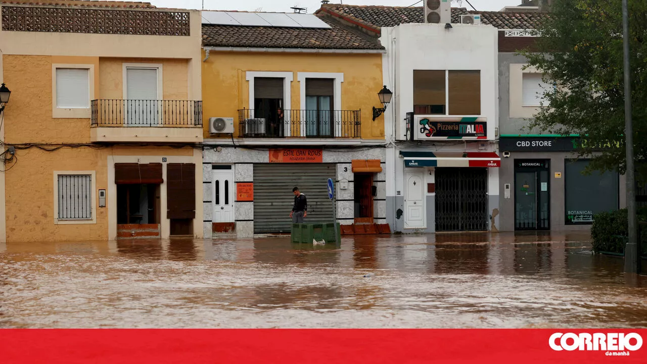 Nove operacionais portugueses de busca e salvamento enviados para Valência para ajudar nas operações de socorro