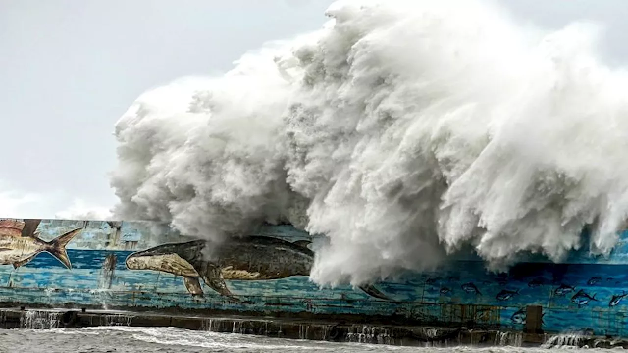 Typhoon Kong-rey bashes Taiwan, the largest storm to hit island since 1996