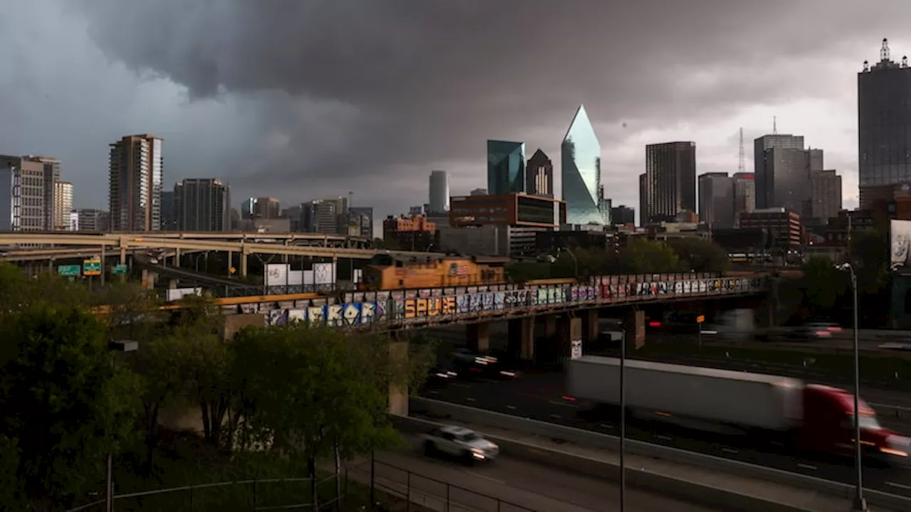 Live radar: Rain, gusty winds in the forecast tonight for North Texas