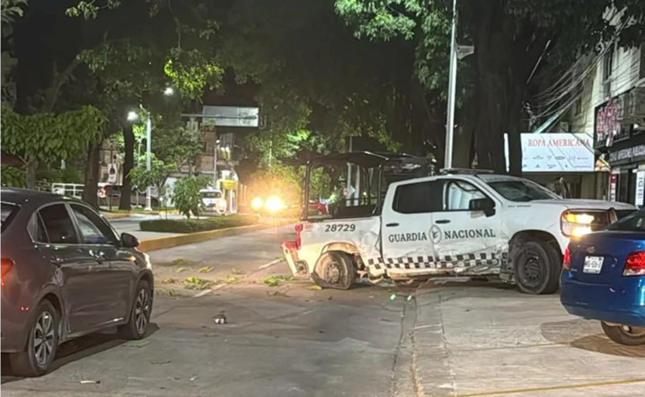 Elementos de la Guardia Nacional chocan contra camioneta en Villahermosa, Tabasco; llevaban neveras con cerveza