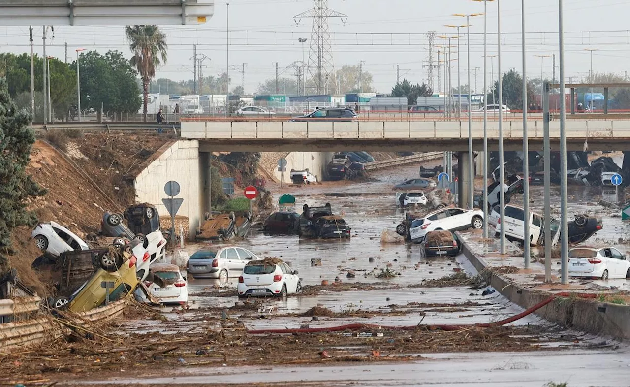 Spanish rescue teams hunt for missing after deadly floods