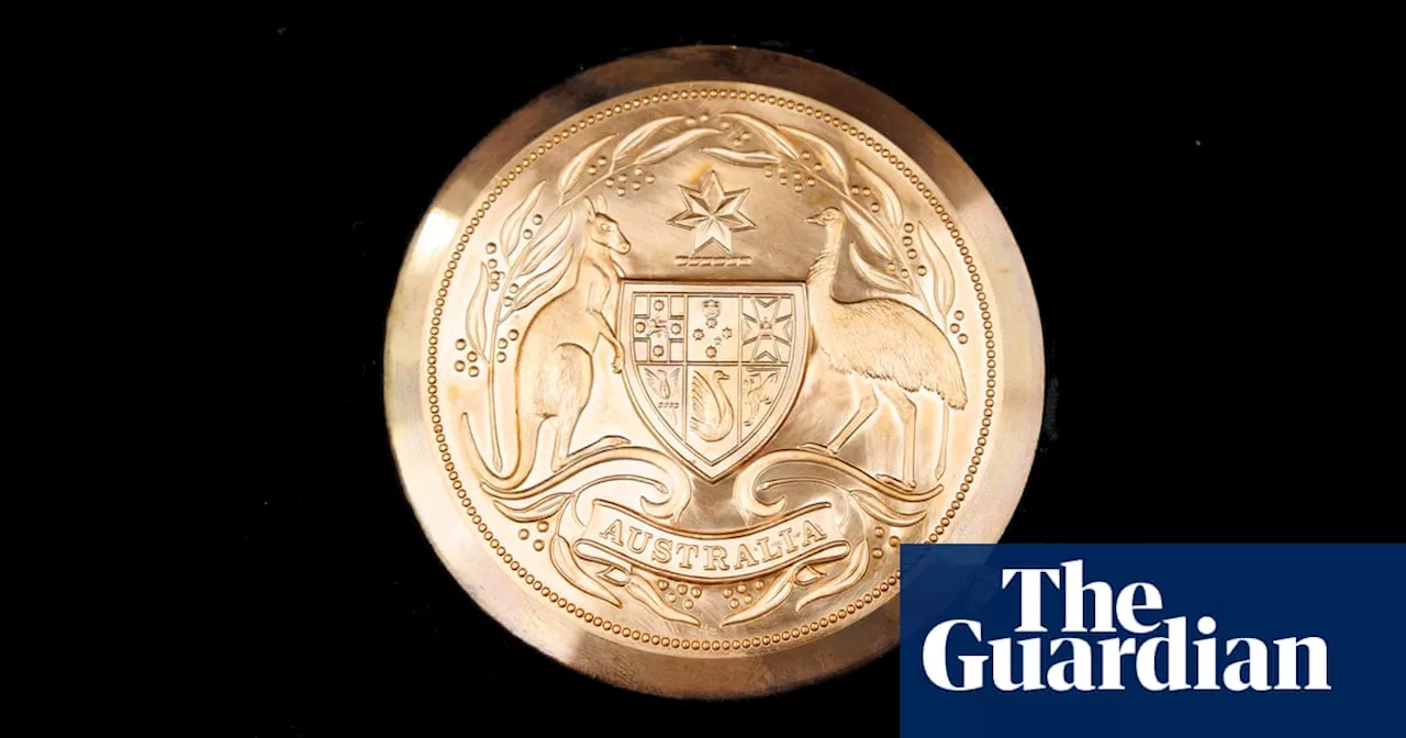 ‘Republicanism by stealth’: questions over redesign of Australia’s Great Seal without reference to monarch