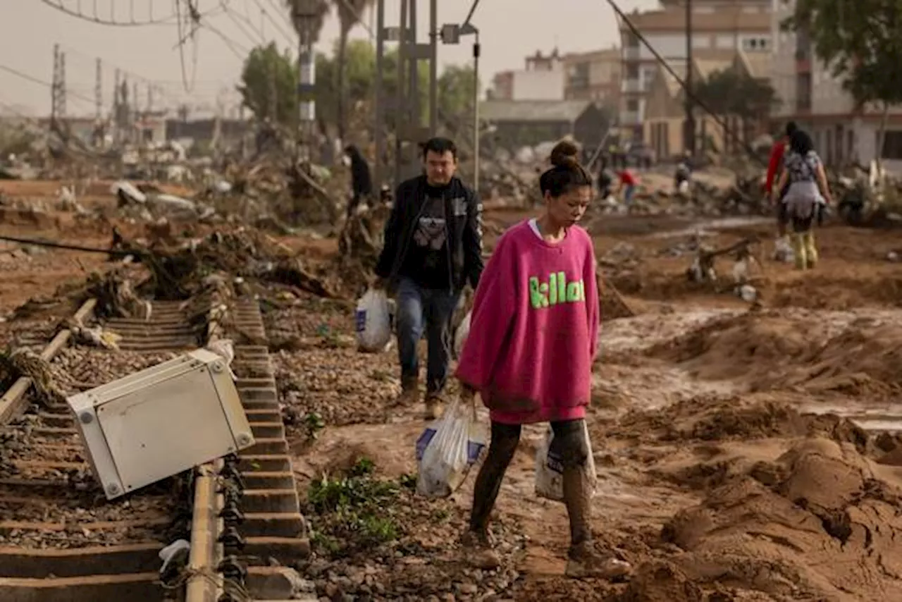 Continuano le operazioni di soccorso in Spagna dopo le alluvioni più gravi dal 1973