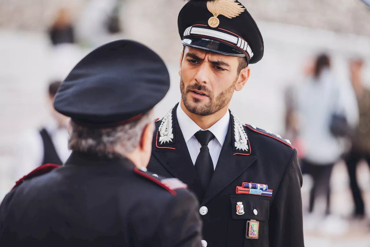 Nella terza puntata di 'Don Matteo 14' Cecchini aiuta Martini, Don Massimo sospetta di Giulia