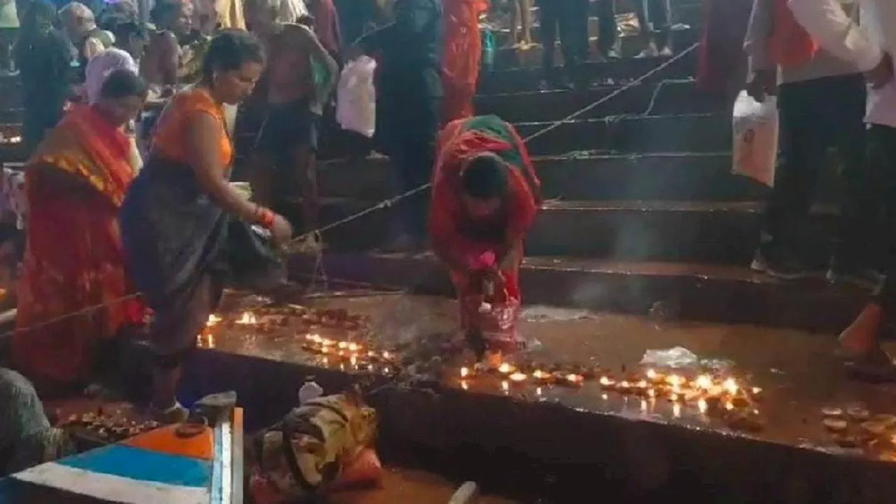 Chitrakoot Diwali: दीपों से झिलमिला उठी मंदाकिनी, जैसे गोद में उतरी हो आकाश गंगा; कल भी होगा दीपदान