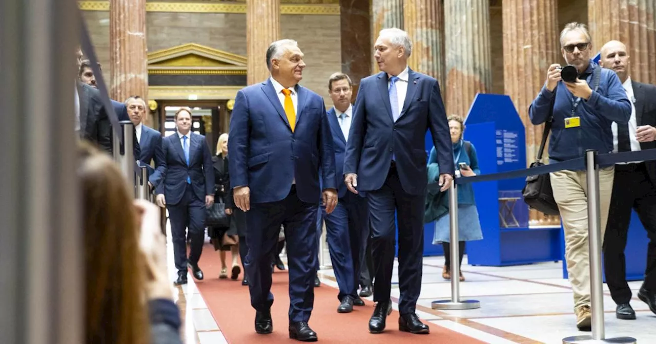 Proteste vor Parlament: So lief das umstrittene Treffen zwischen Kickl, Rosenkranz und Orban