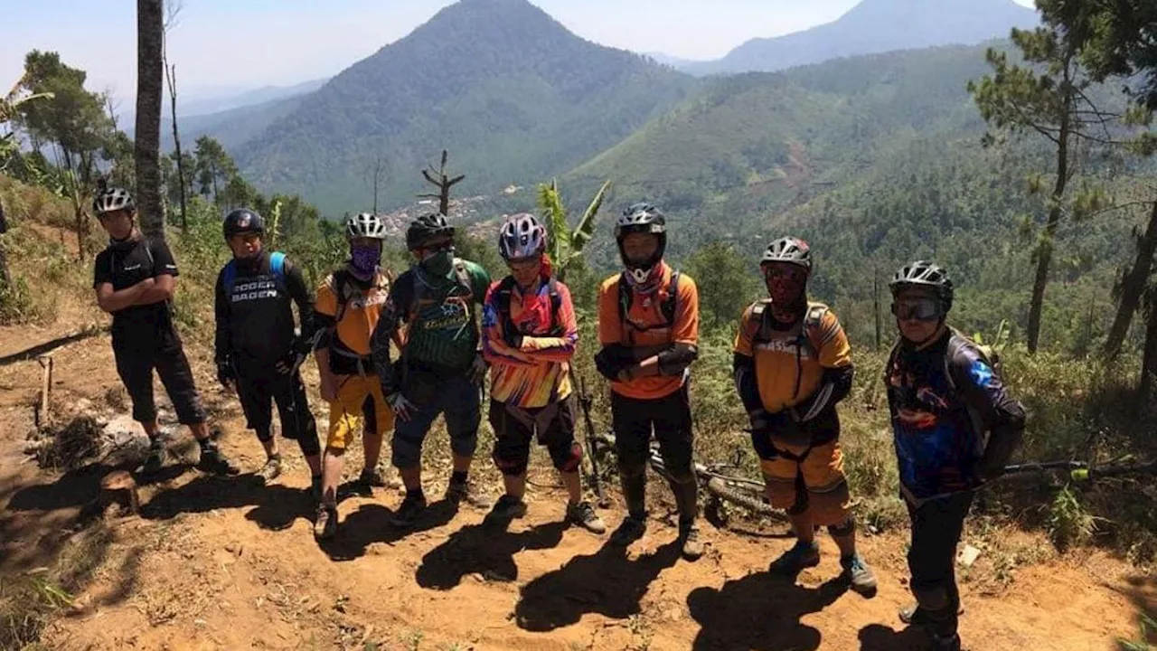 6 Fakta Menarik Gunung Pacet di Sumedang yang Bentuknya Mirip Lintah Telungkup