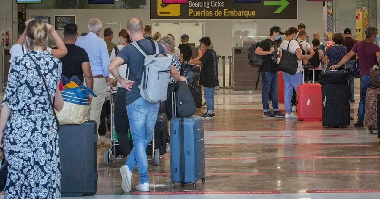 Tourists gobsmacked by size of 'shocking' queues at Canary Islands airport