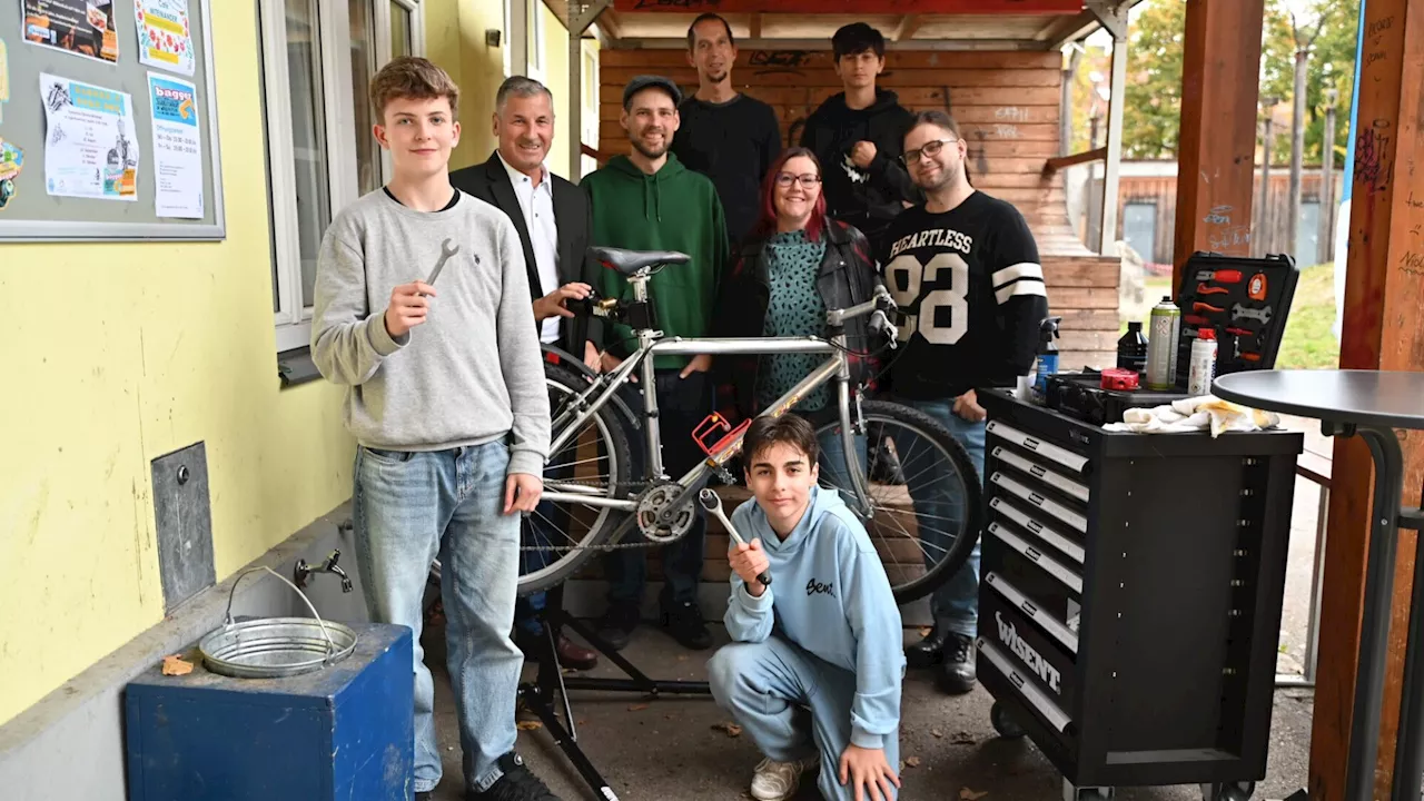 Abschlussevent für offene Radwerkstatt „Bagger’s Bike Box“