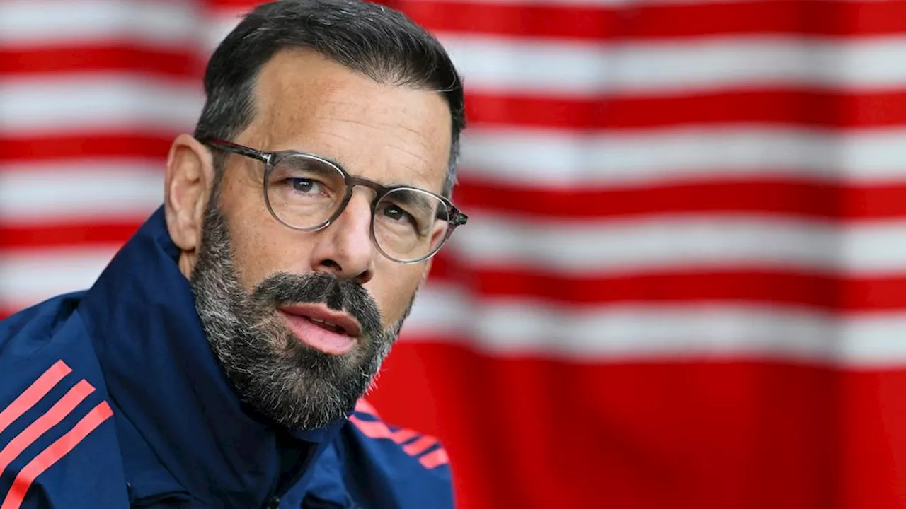 Van Nistelrooij wil bij Manchester United blijven: 'Nu als interim, daarna als assistent'