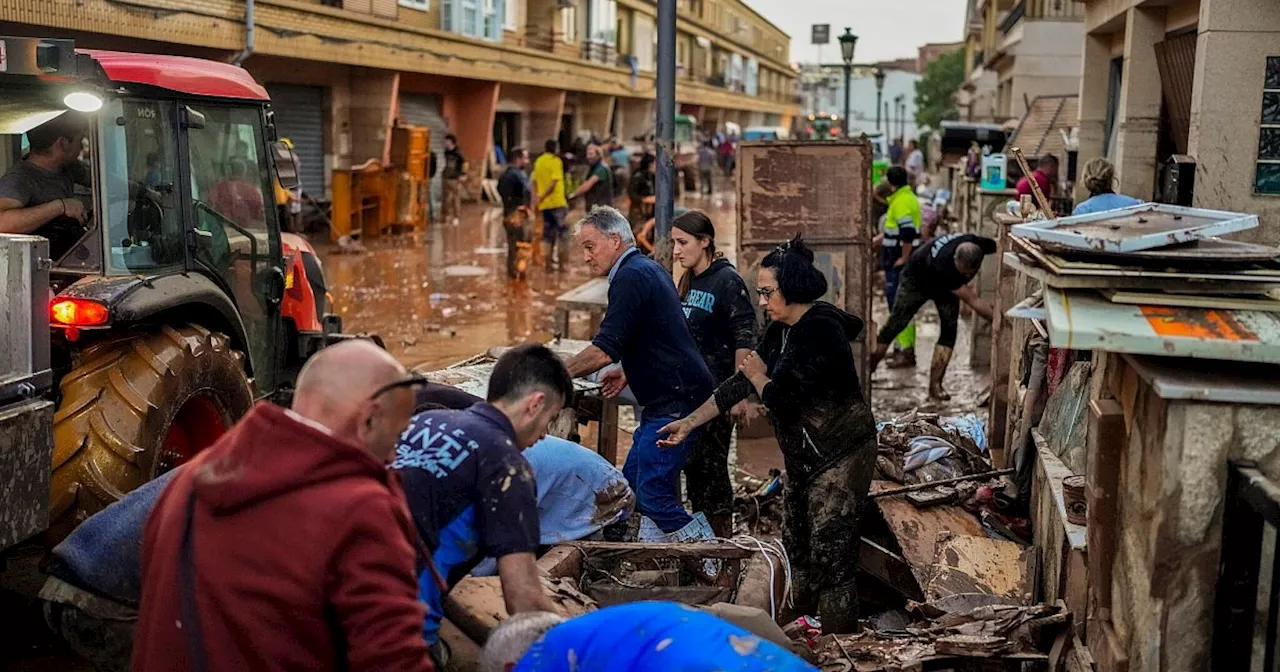 Aufräumarbeiten nach Flutkatastrophe in Spanien gehen weiter