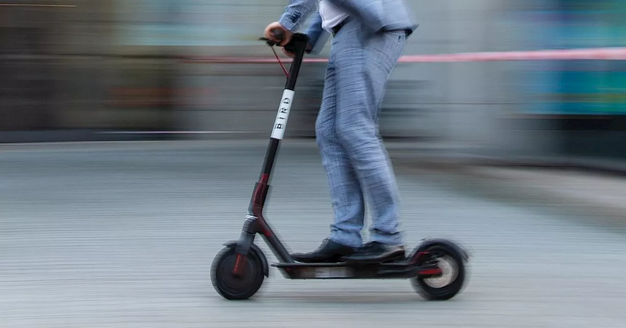 E-Scooter-Fahrer rammt Bielefelder Schülerin und flüchtet