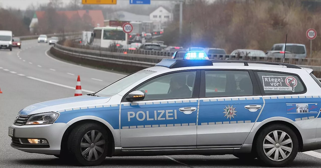 Vollsperrung auf der A30 bei Löhne: Zwei Schwerverletzte nach Unfall