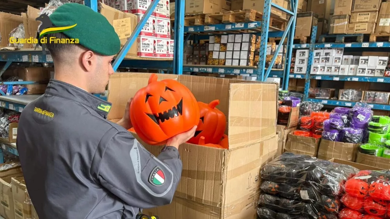 Scherzetto tarocco: sequestrati un milione di articoli pericolosi per la festa di Halloween