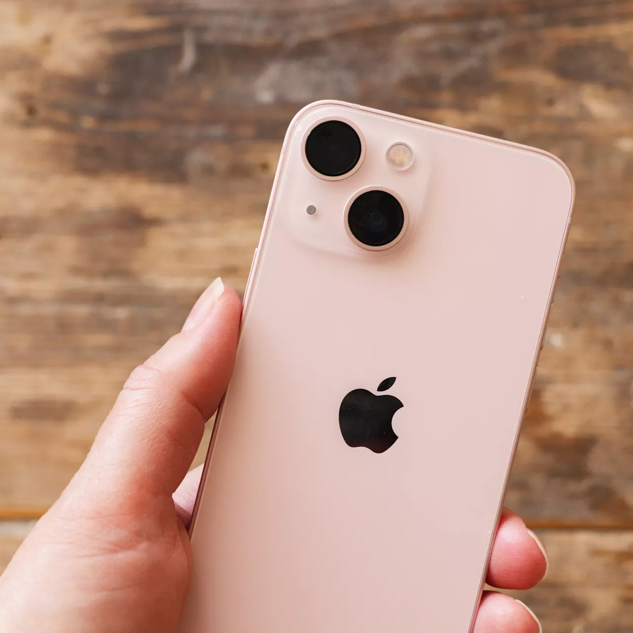 iPhone 13 Rose 512 Go : 220 € de remise sur le smartphone haut de gamme d’Apple