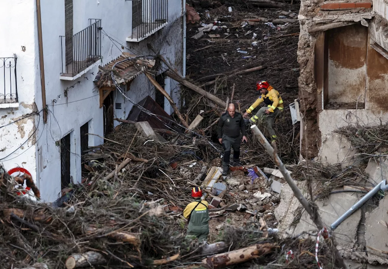 Inondations en Espagne: le bilan atteint 158 morts, il y a encore 'des dizaines de disparus'